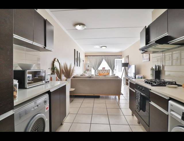 2 BEDROOM APARTMENT FOR SALE IN GREENSTONE HILL